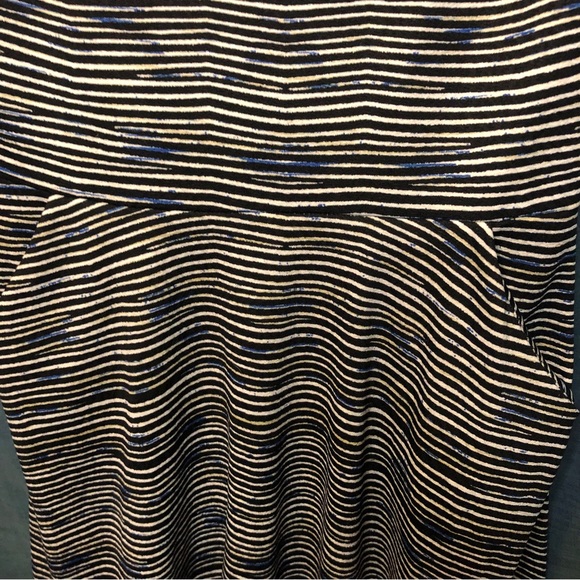 Khardasian Kollection medium dress NWOT - Picture 4 of 9